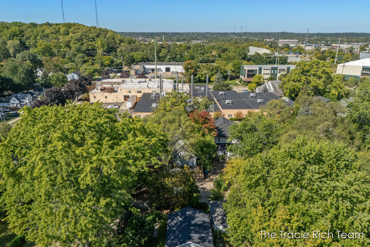 918 Lafayette Avenue NE Grand Rapids MI 49503