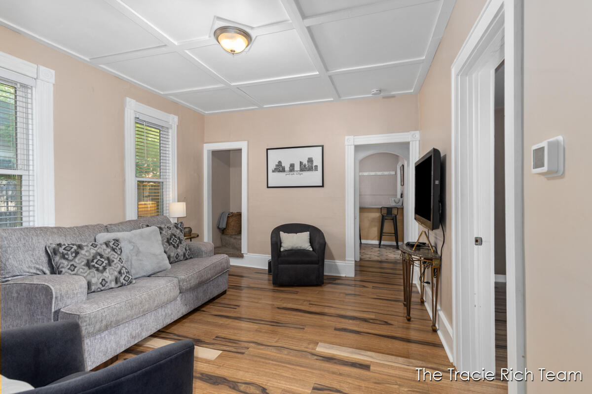 918 Lafayette Avenue NE Grand Rapids MI 49503