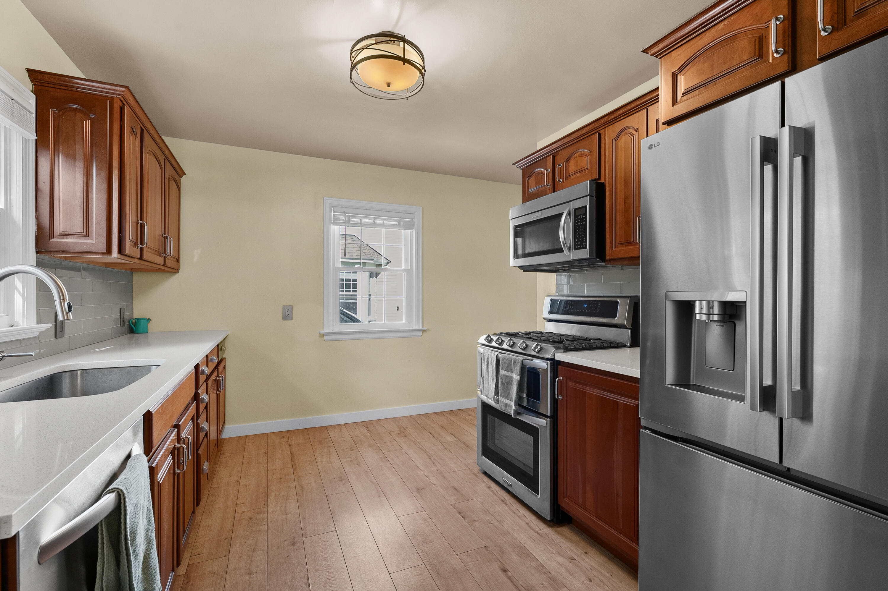 1221 Lakeway Avenue Kalamazoo MI 49001