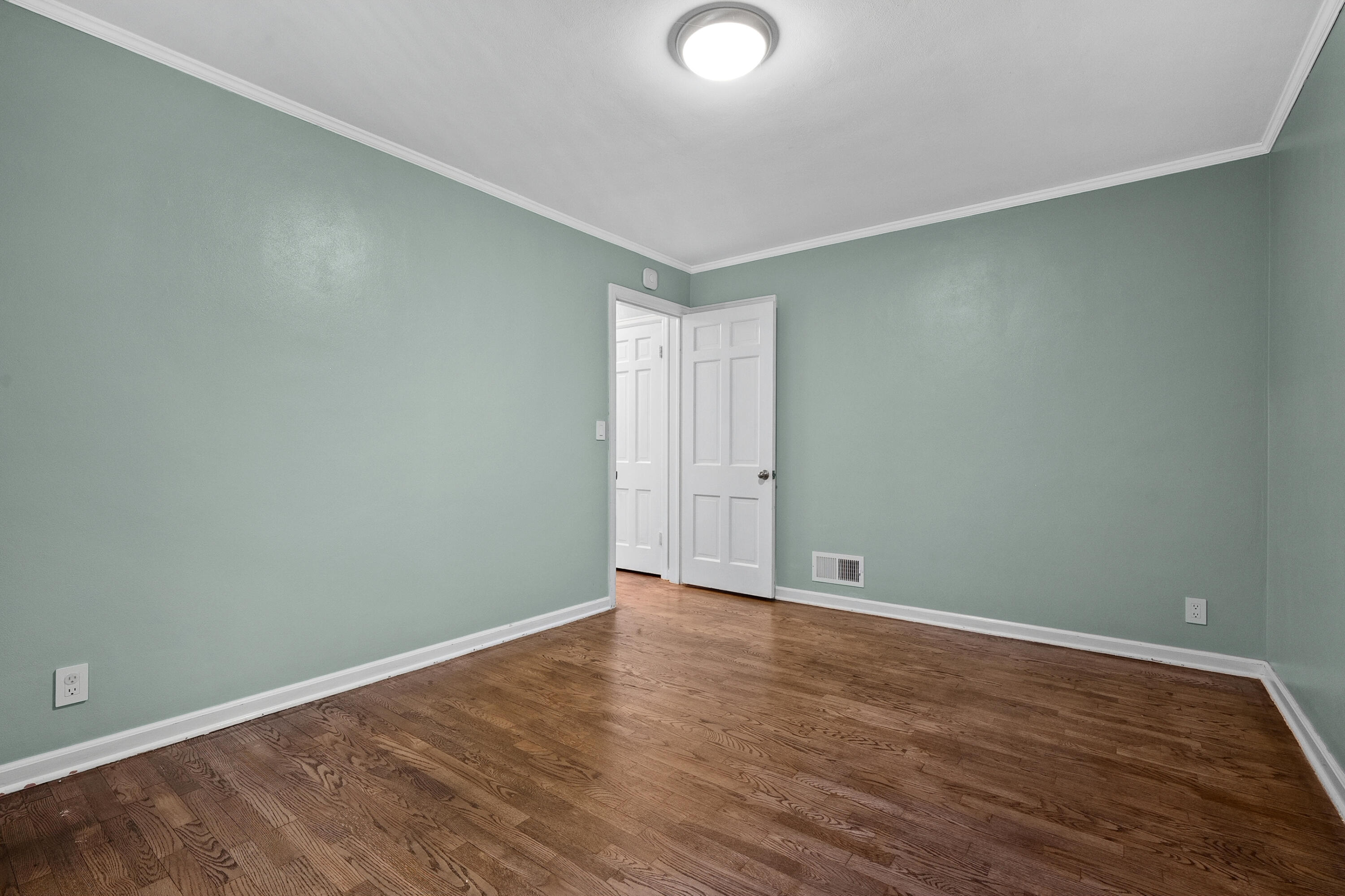 1221 Lakeway Avenue Kalamazoo MI 49001