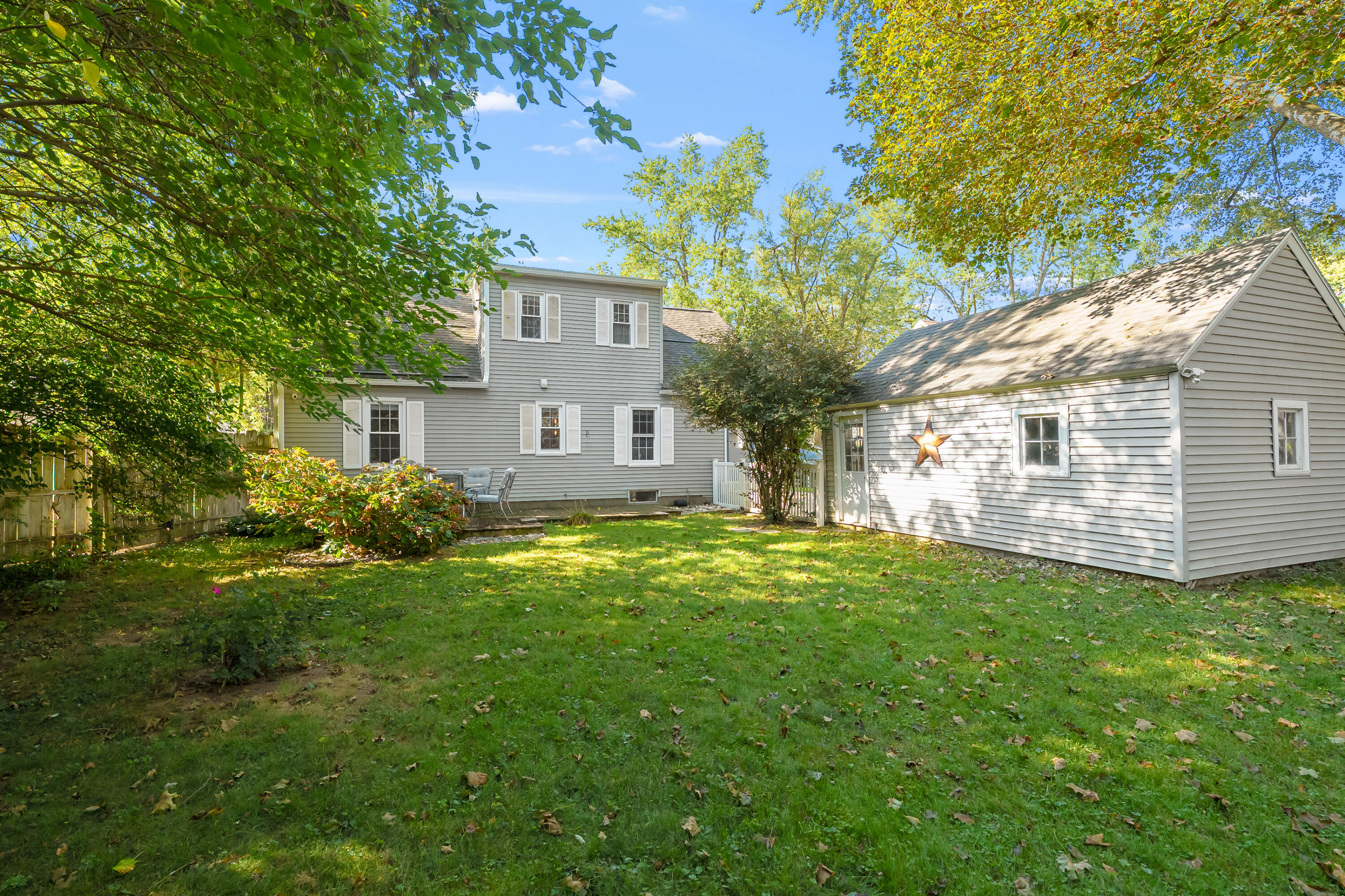 1221 Lakeway Avenue Kalamazoo MI 49001