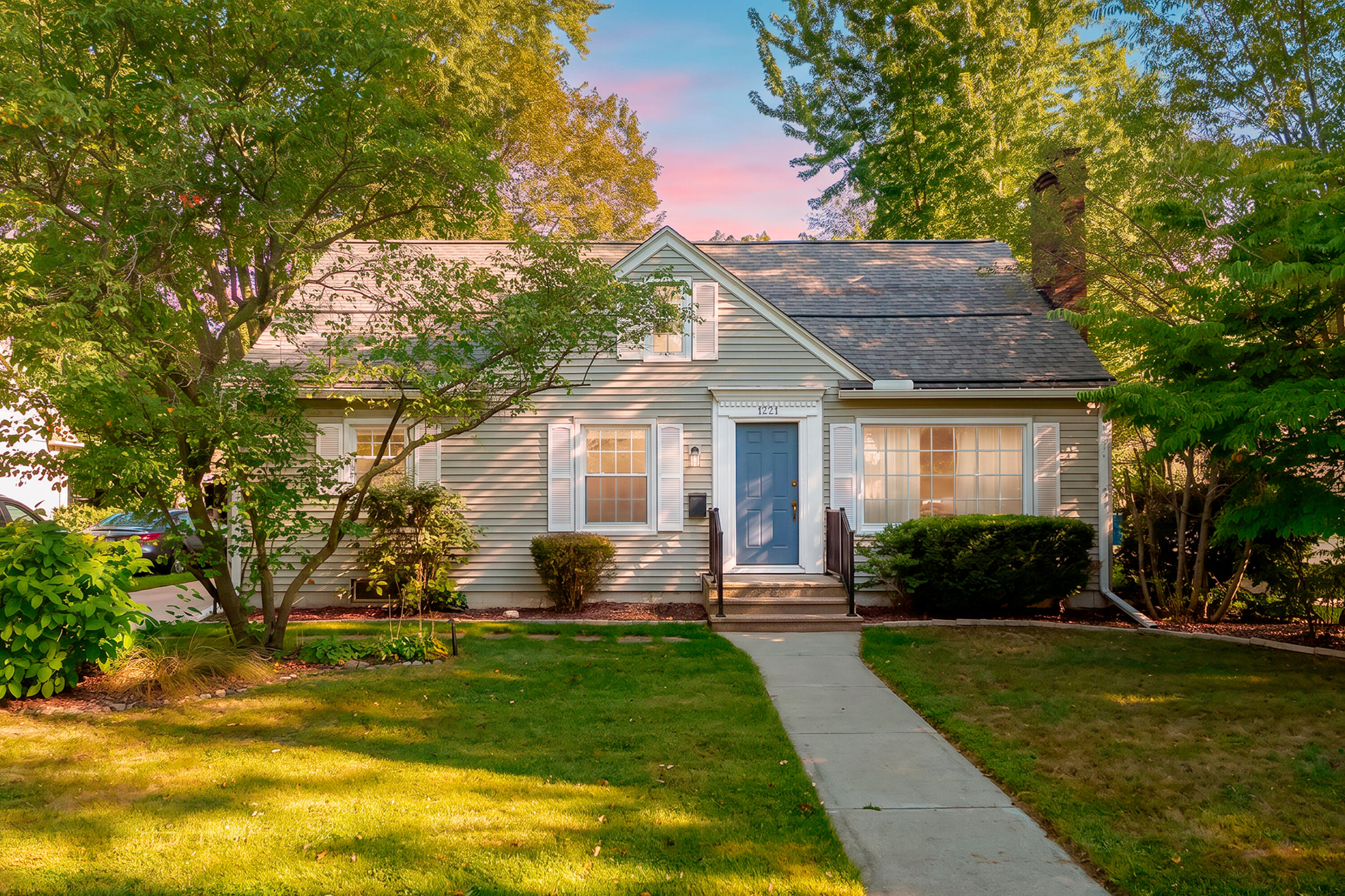 1221 Lakeway Avenue Kalamazoo MI 49001