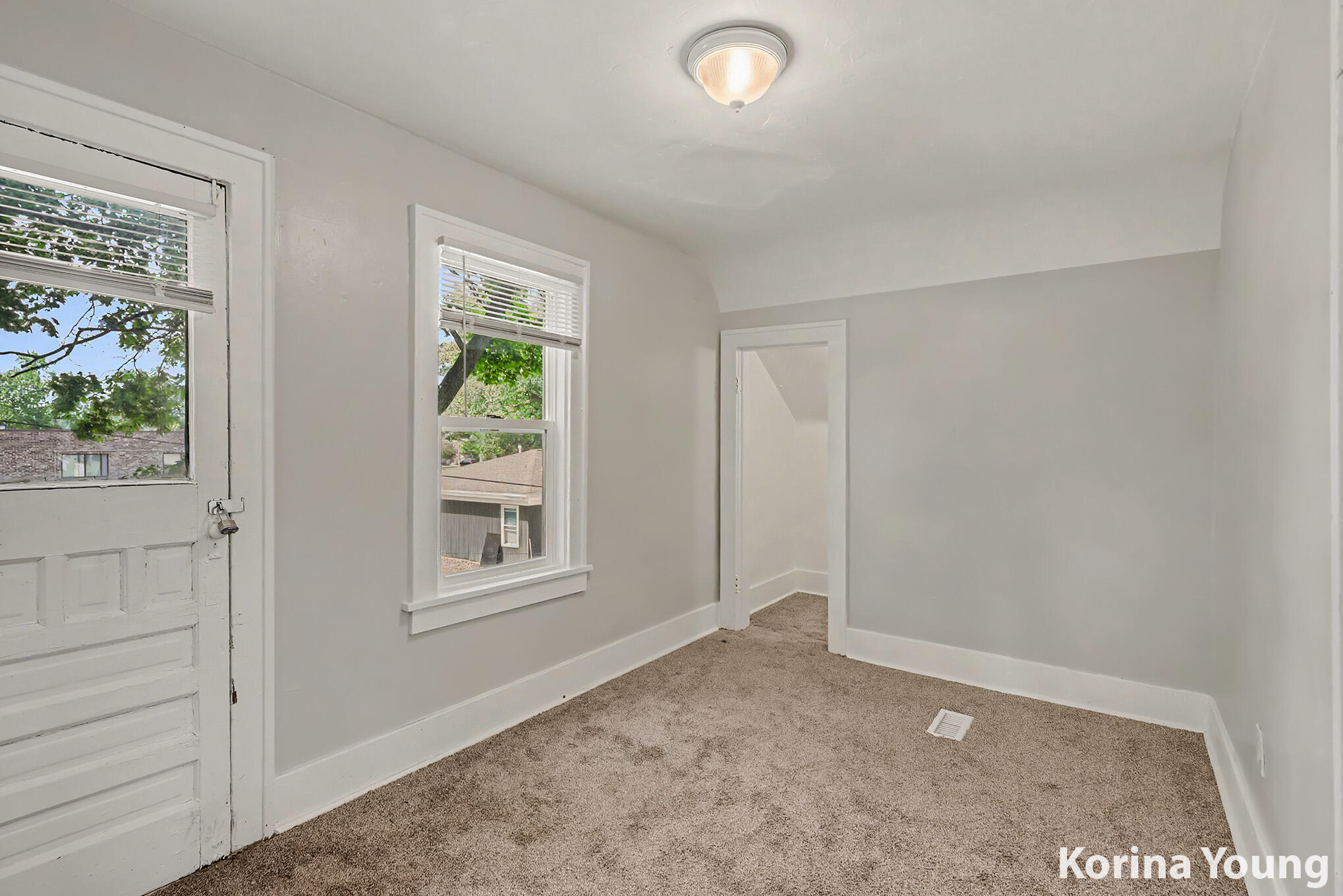 19 Irwin Avenue Muskegon MI 49442