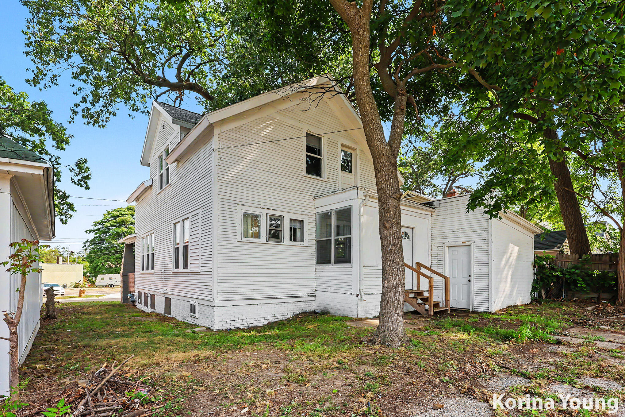 19 Irwin Avenue Muskegon MI 49442