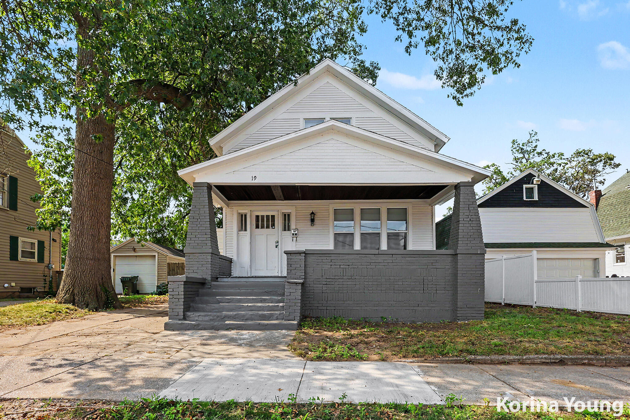 19 Irwin Avenue Muskegon MI 49442