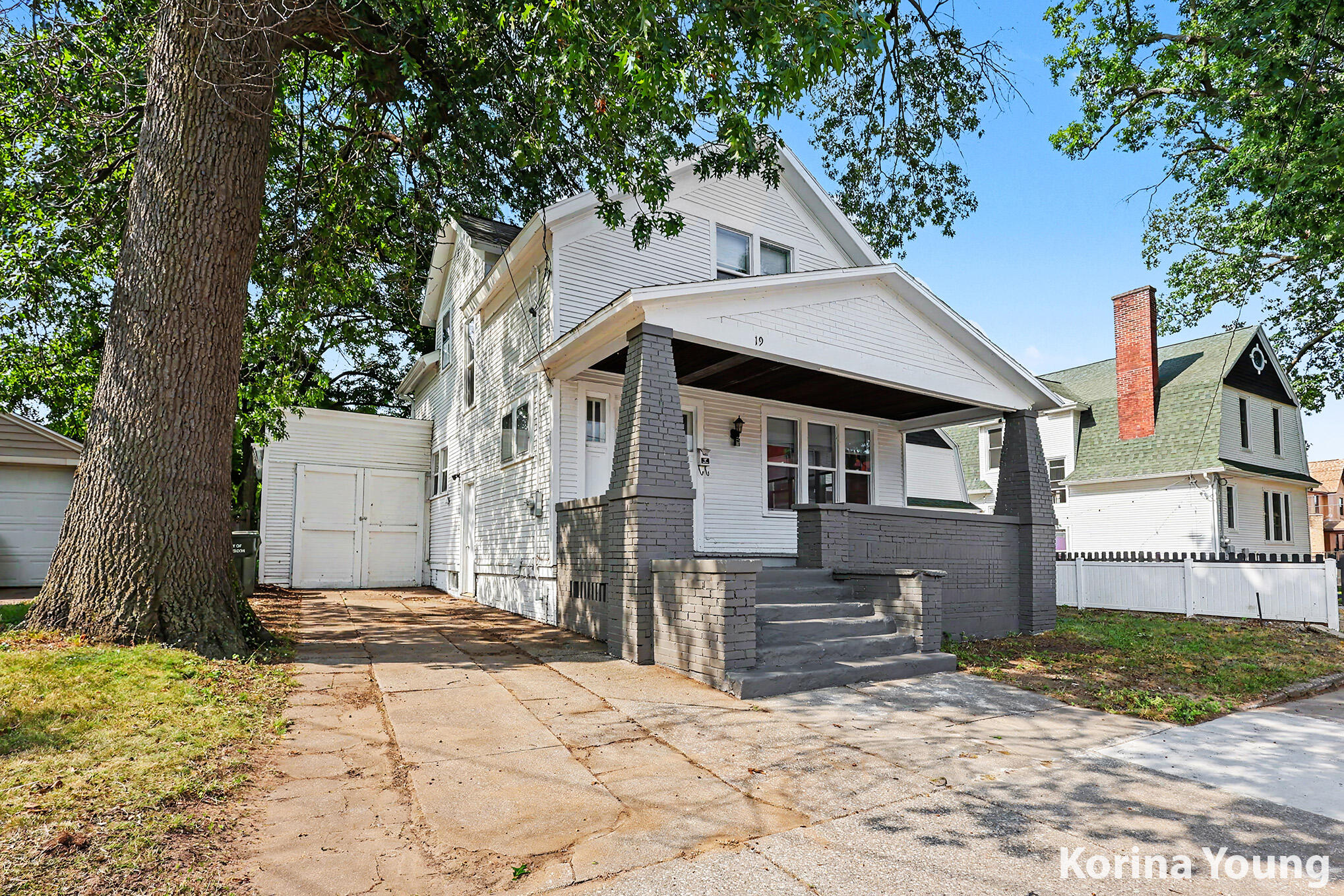 19 Irwin Avenue Muskegon MI 49442