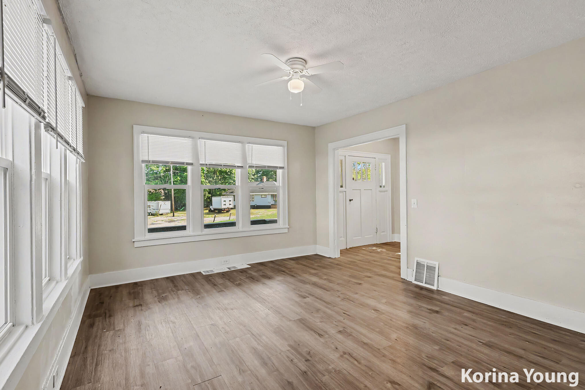 19 Irwin Avenue Muskegon MI 49442