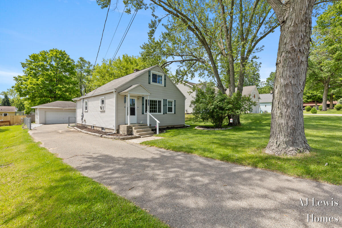 3370 Milo Street NW Grand Rapids MI 49534