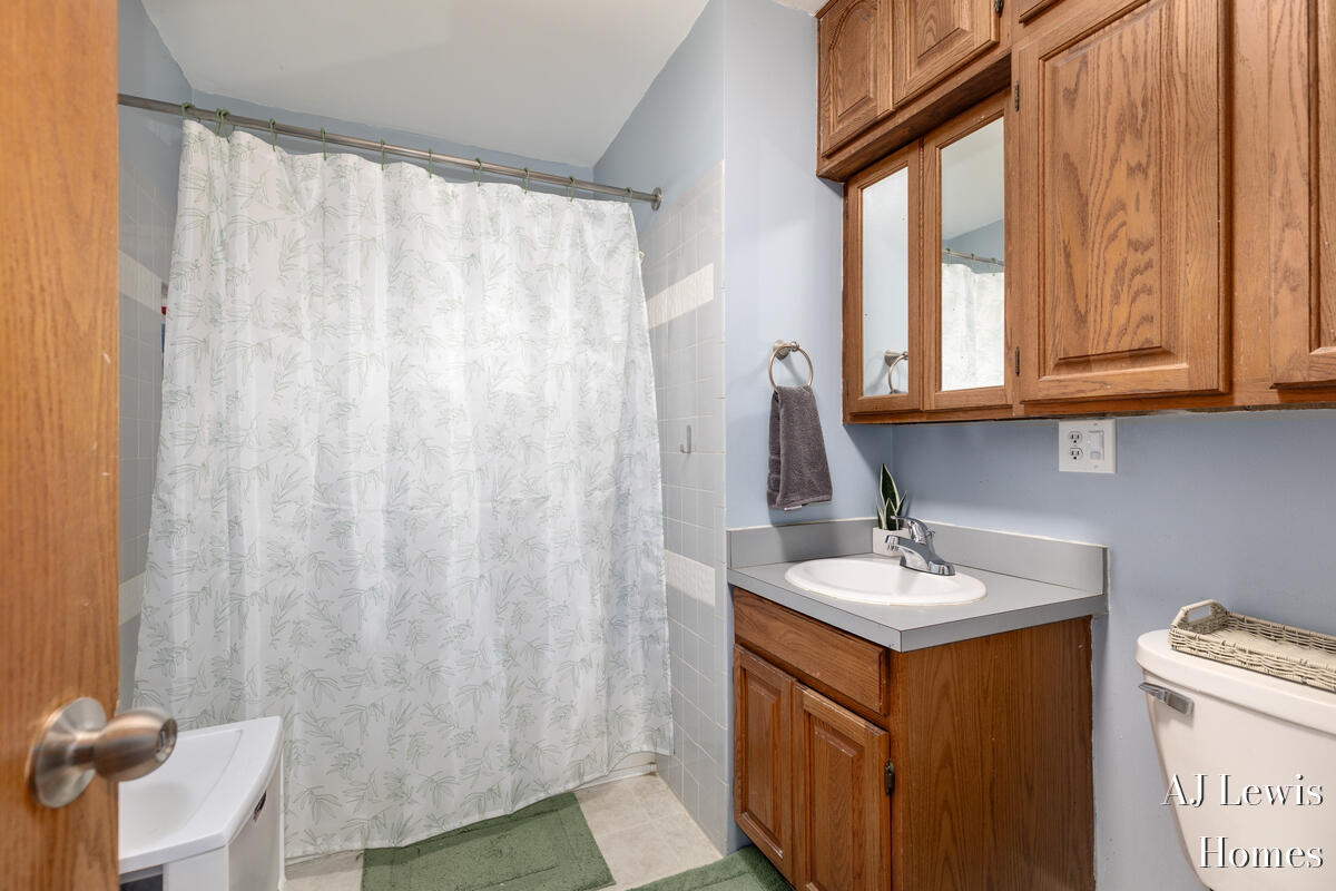 3370 Milo Street NW Grand Rapids MI 49534