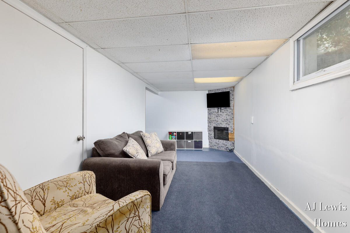 3370 Milo Street NW Grand Rapids MI 49534