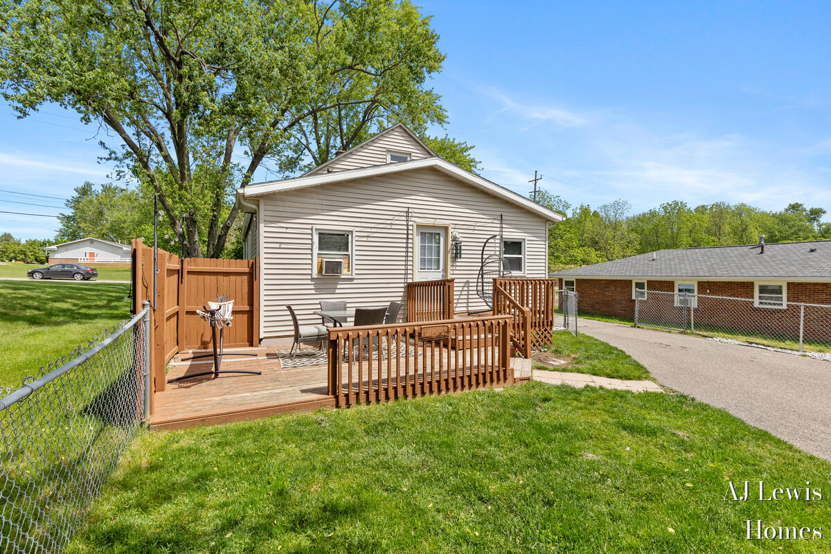 3370 Milo Street NW Grand Rapids MI 49534