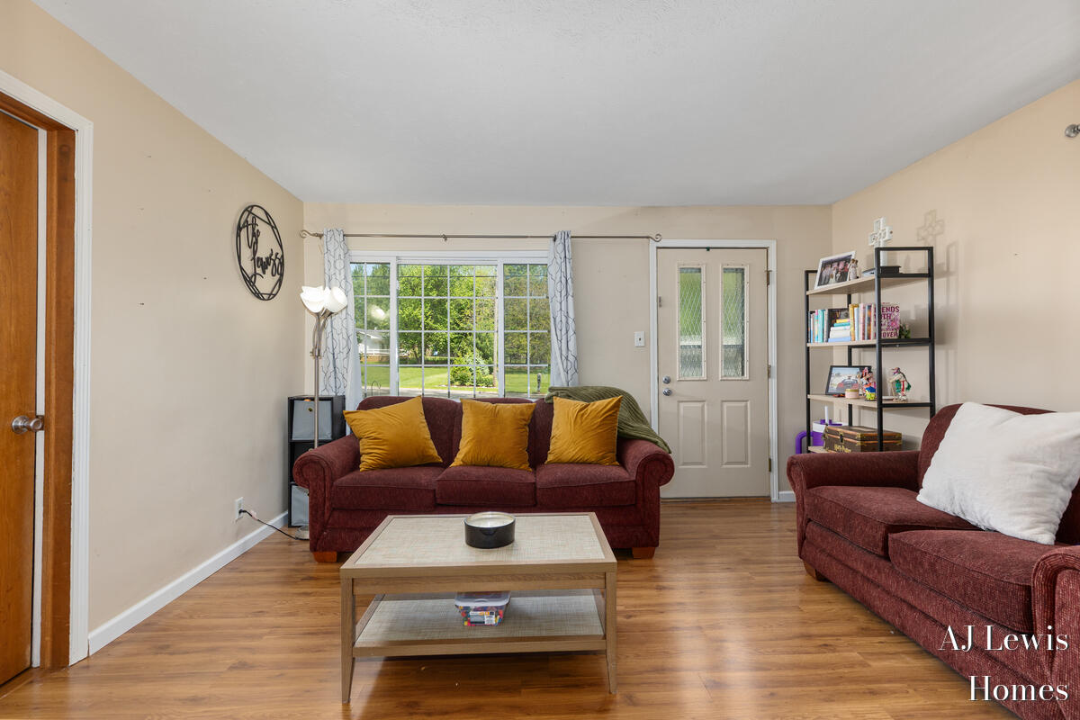 3370 Milo Street NW Grand Rapids MI 49534