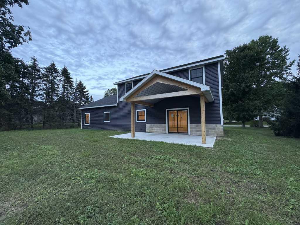 2161 Brighton Street Holland MI 49424