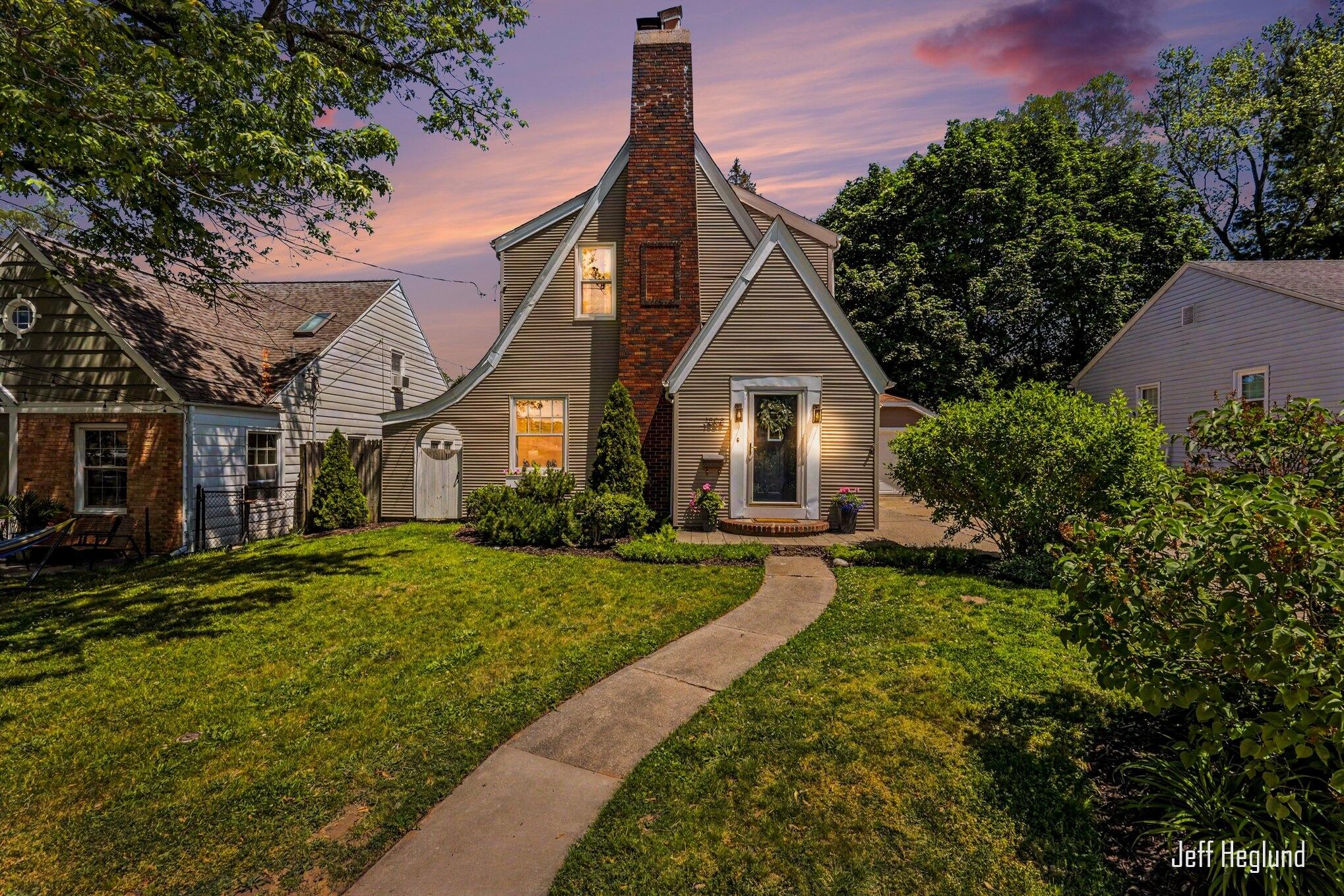 1808 Rossman Avenue SE Grand Rapids MI 49507