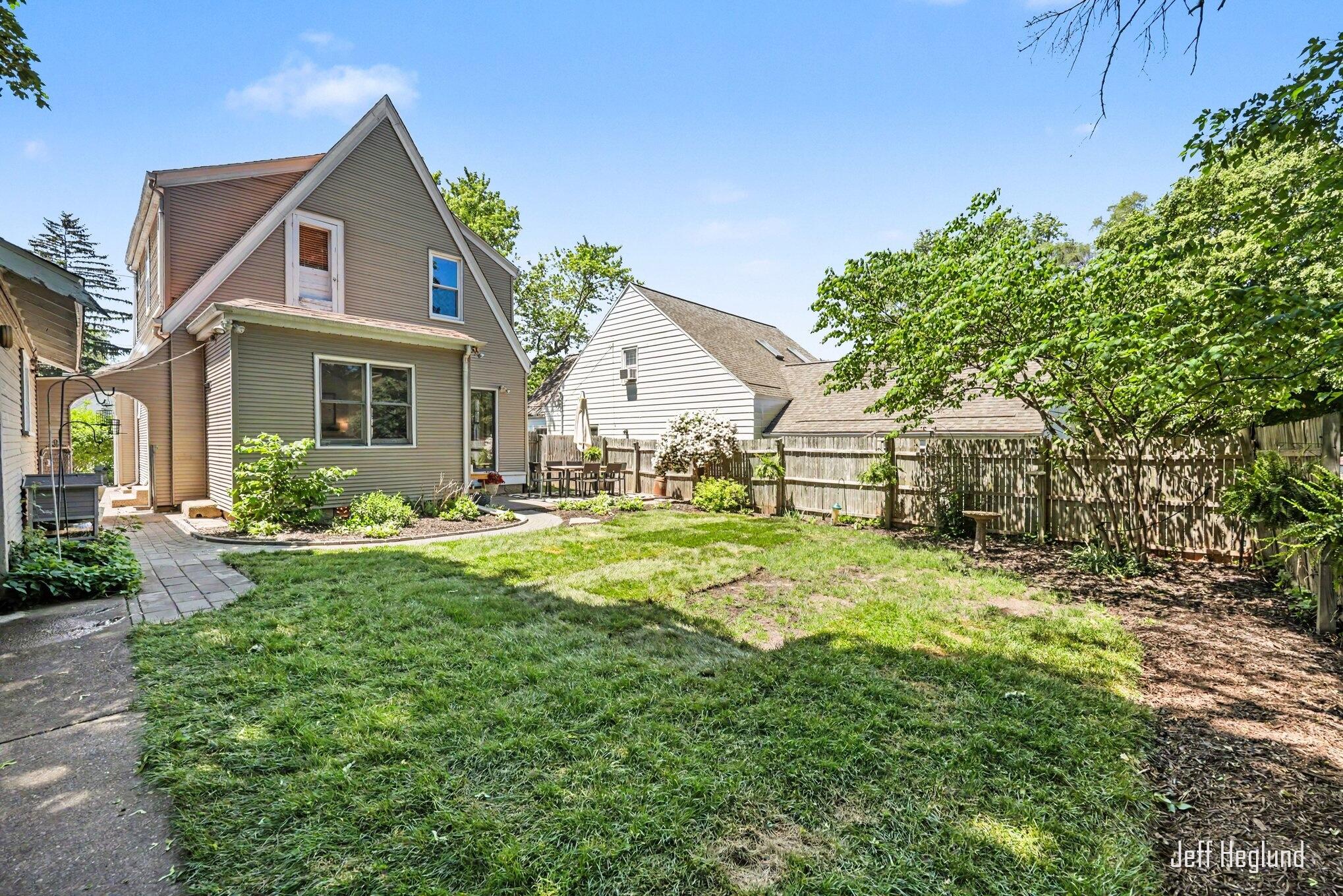 1808 Rossman Avenue SE Grand Rapids MI 49507