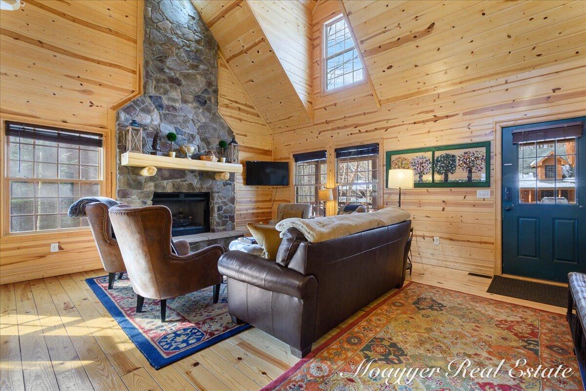 3577 Kingfisher Cove Drive Saugatuck MI 49453