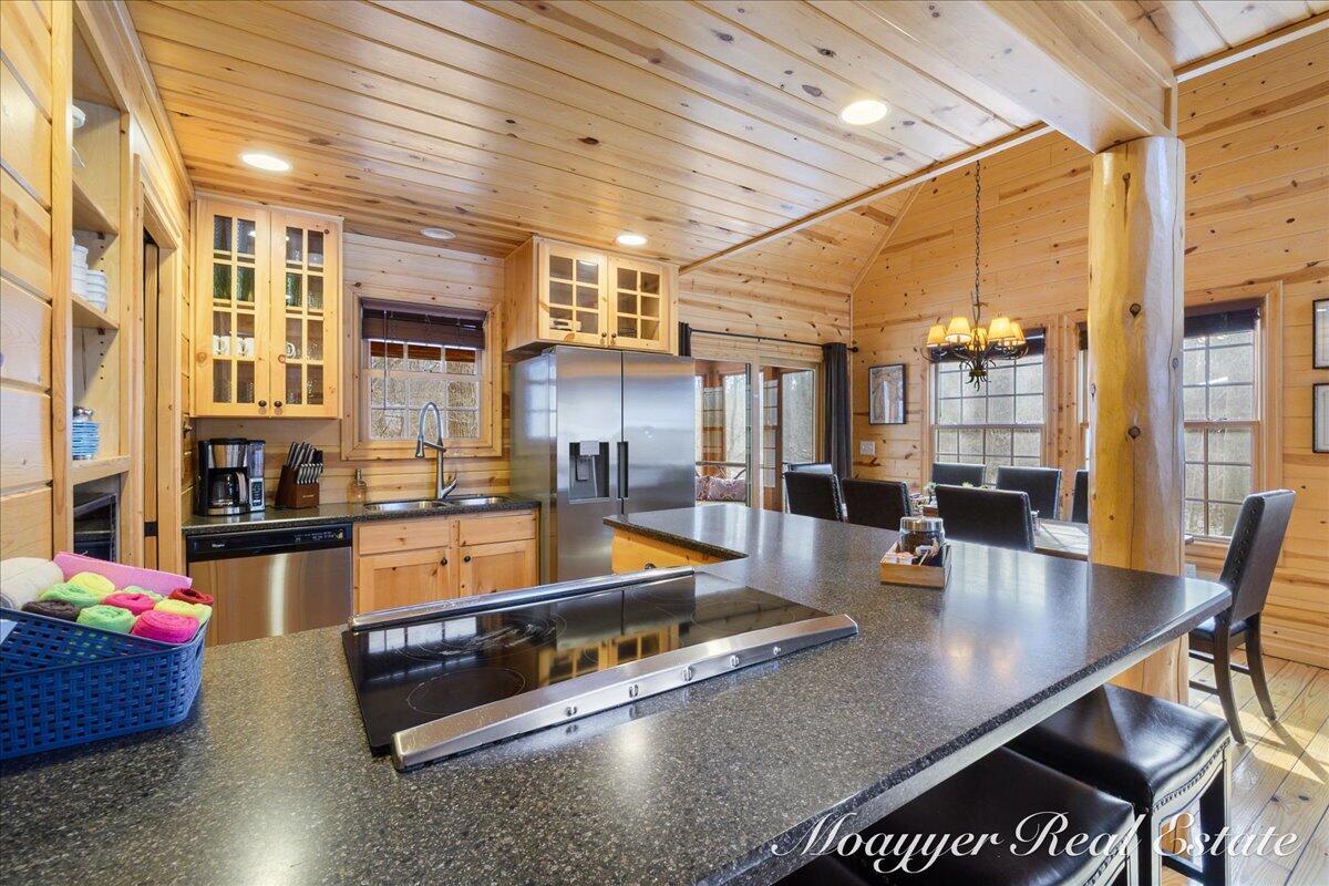 3577 Kingfisher Cove Drive Saugatuck MI 49453