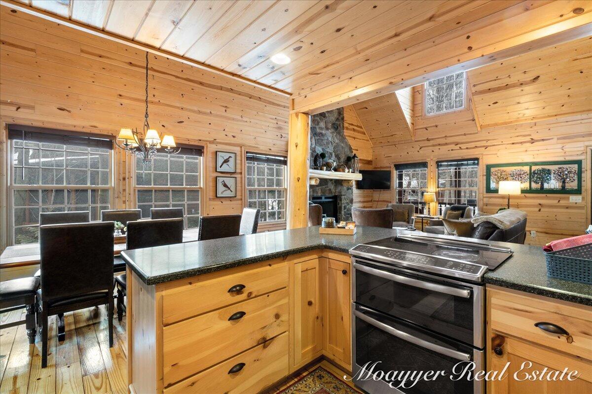 3577 Kingfisher Cove Drive Saugatuck MI 49453