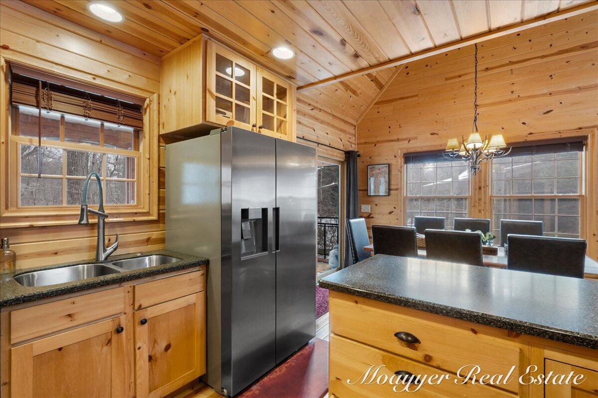 3577 Kingfisher Cove Drive Saugatuck MI 49453