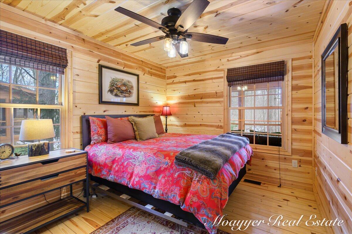 3577 Kingfisher Cove Drive Saugatuck MI 49453