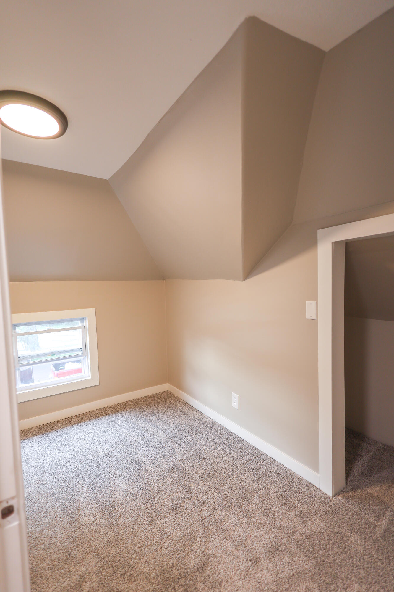 318 Catherine Avenue Muskegon MI 49442