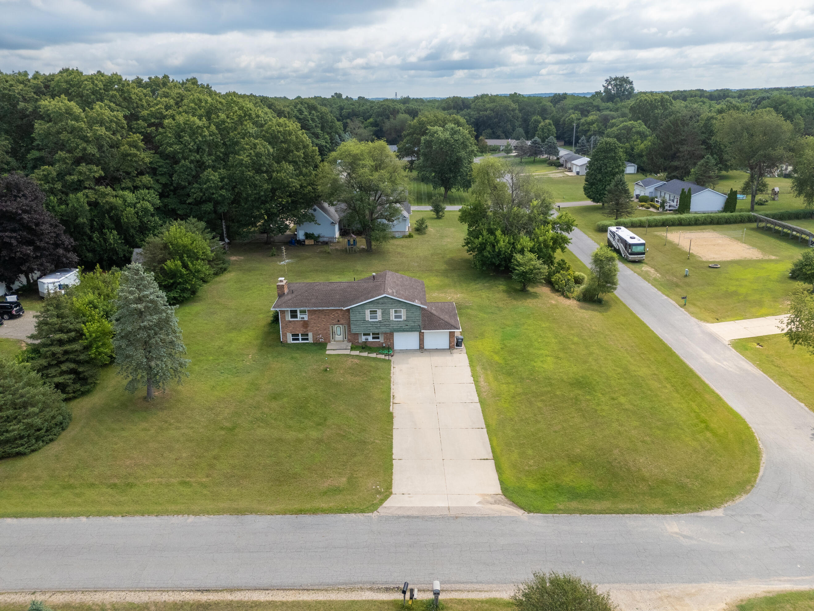 81611 White Oak Drive Decatur MI 49045