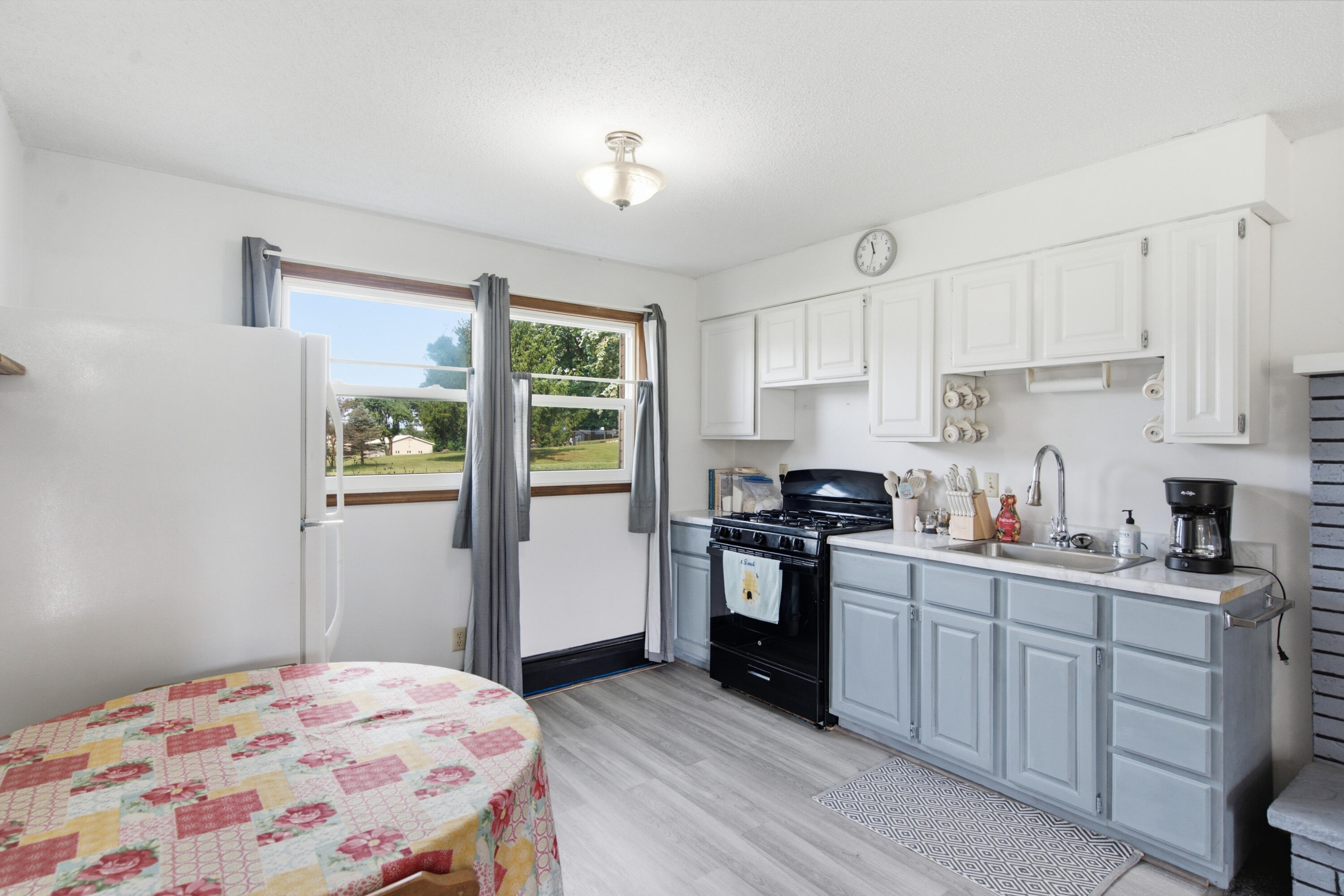 81611 White Oak Drive Decatur MI 49045