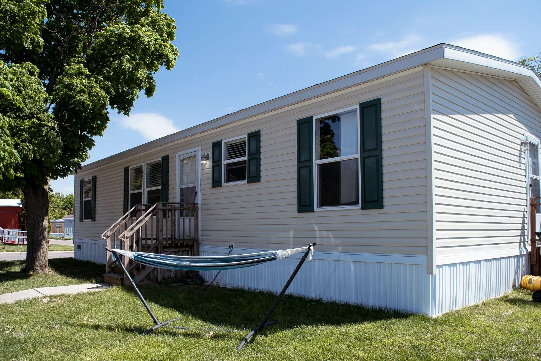 246 Center Green Meadow Street SE Grand Rapids MI 49548