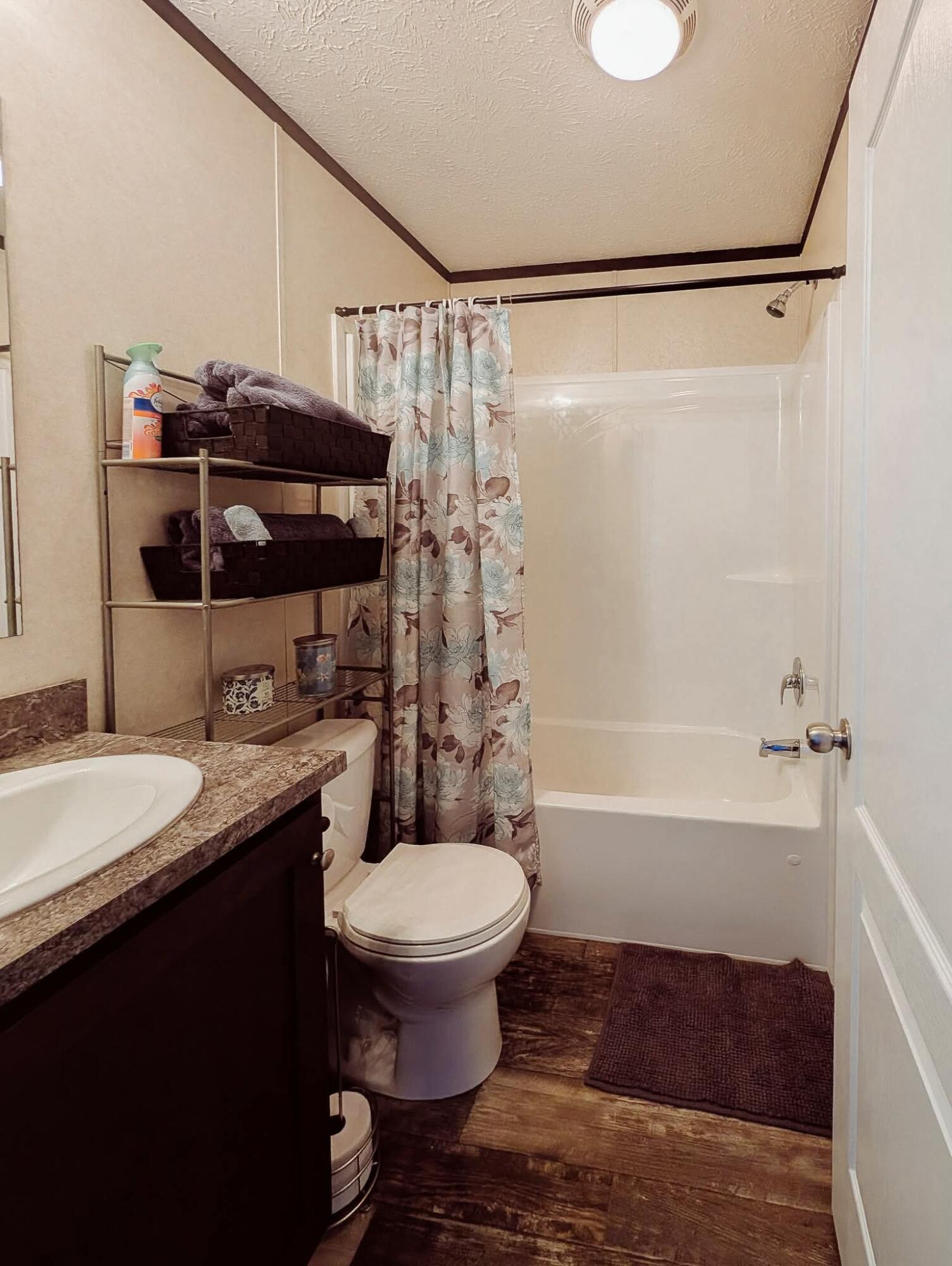 246 Center Green Meadow Street SE Grand Rapids MI 49548
