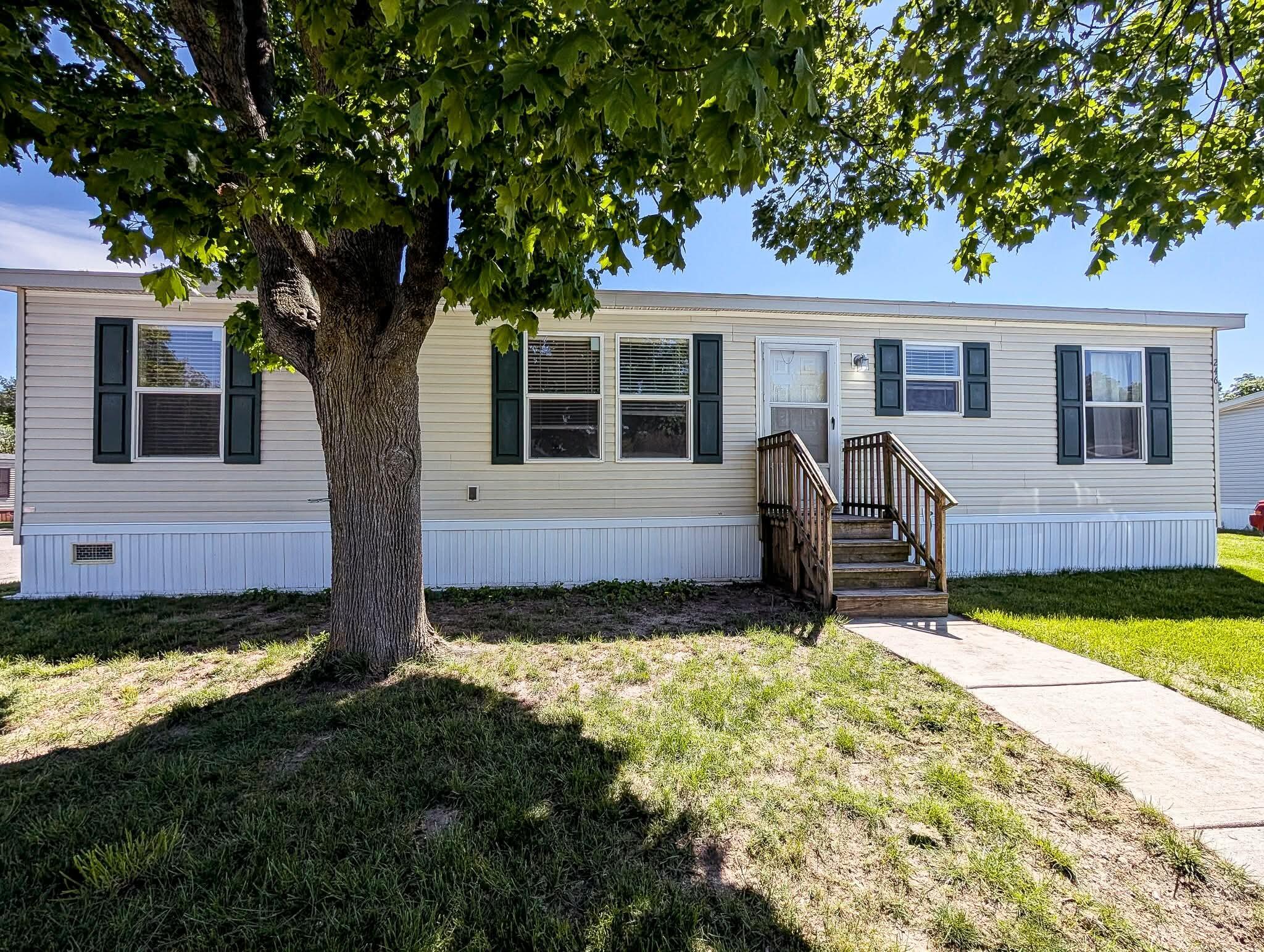 246 Center Green Meadow Street SE Grand Rapids MI 49548