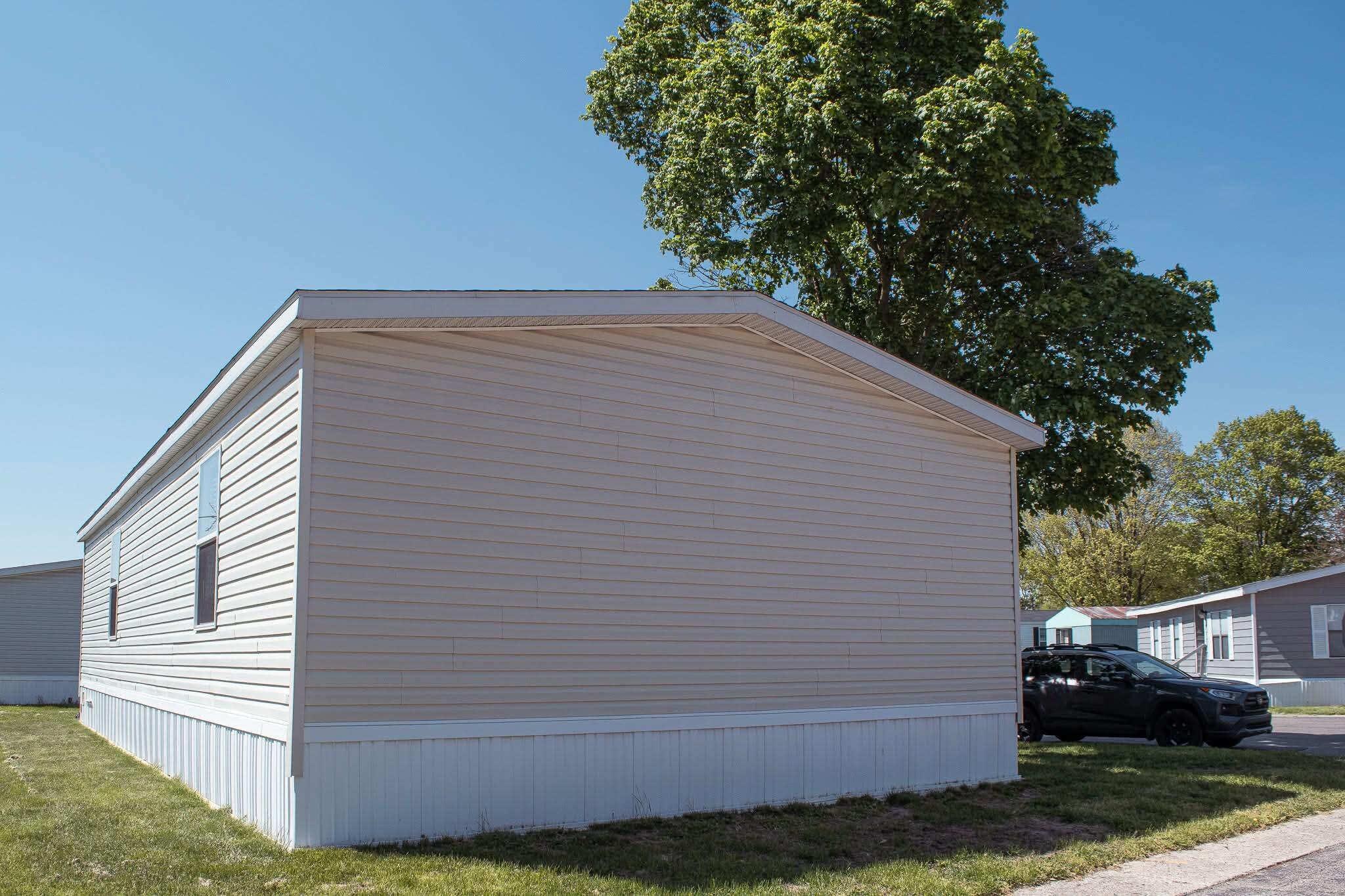 246 Center Green Meadow Street SE Grand Rapids MI 49548