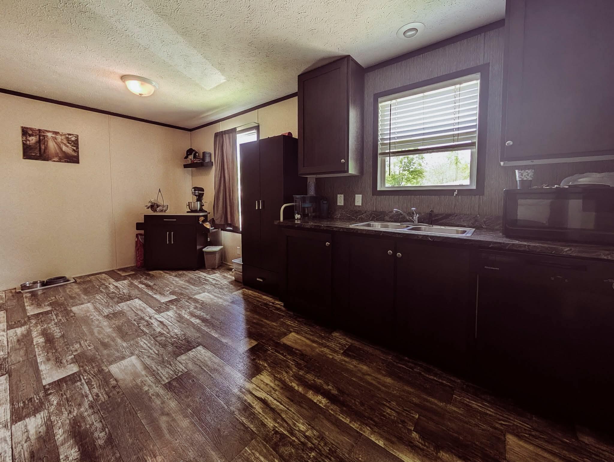 246 Center Green Meadow Street SE Grand Rapids MI 49548