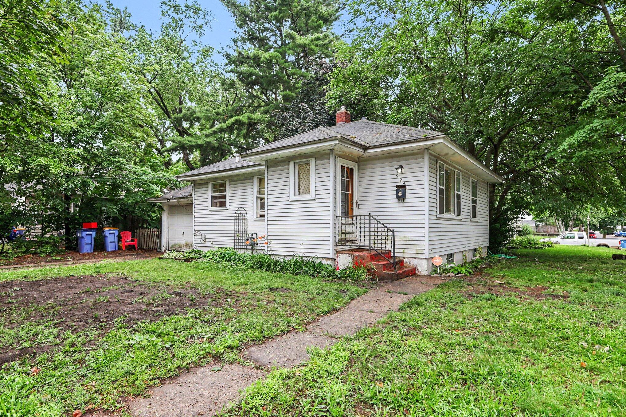 924 Griggs Street SE Grand Rapids MI 49507