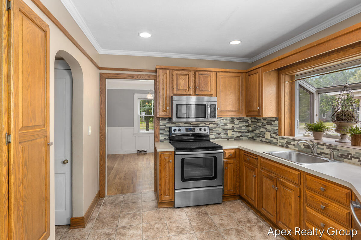555 E Central Avenue Zeeland MI 49464