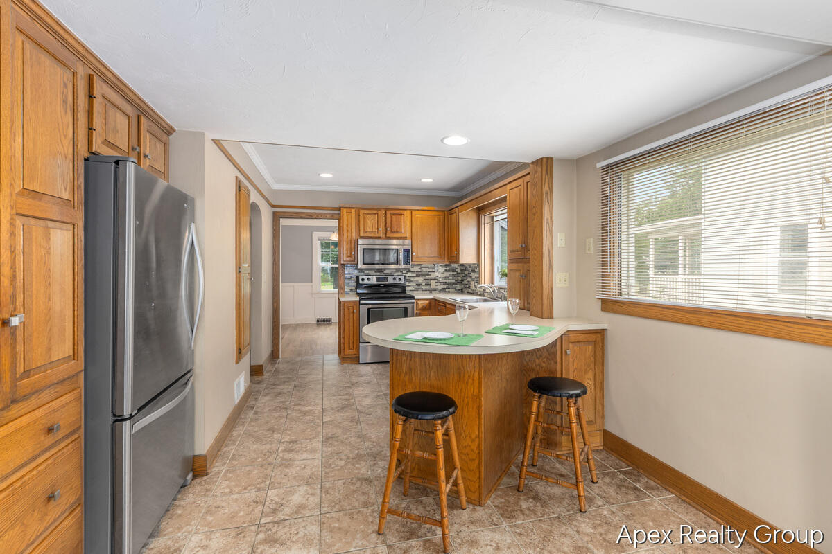 555 E Central Avenue Zeeland MI 49464