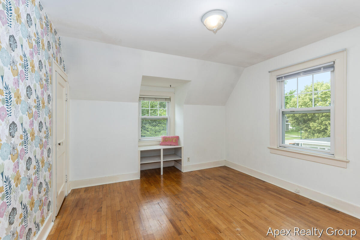555 E Central Avenue Zeeland MI 49464