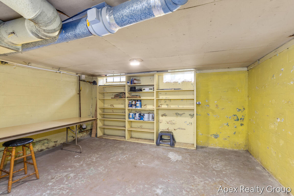 555 E Central Avenue Zeeland MI 49464