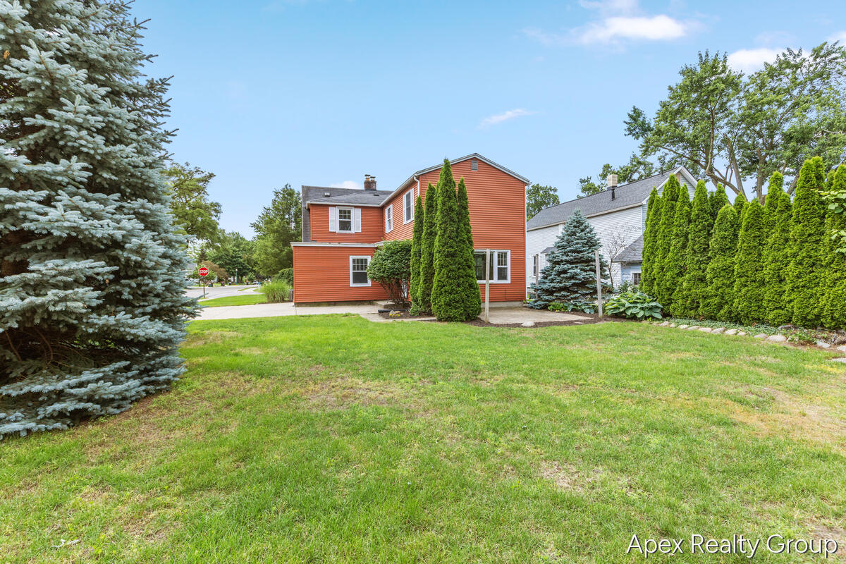 555 E Central Avenue Zeeland MI 49464