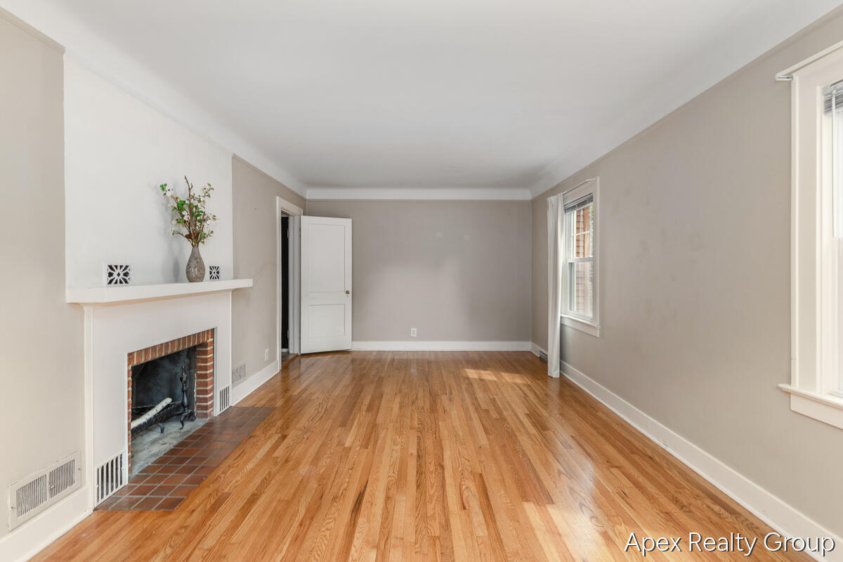 555 E Central Avenue Zeeland MI 49464