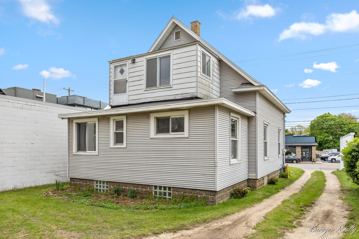 2147 Plainfield Avenue NE Grand Rapids MI 49505