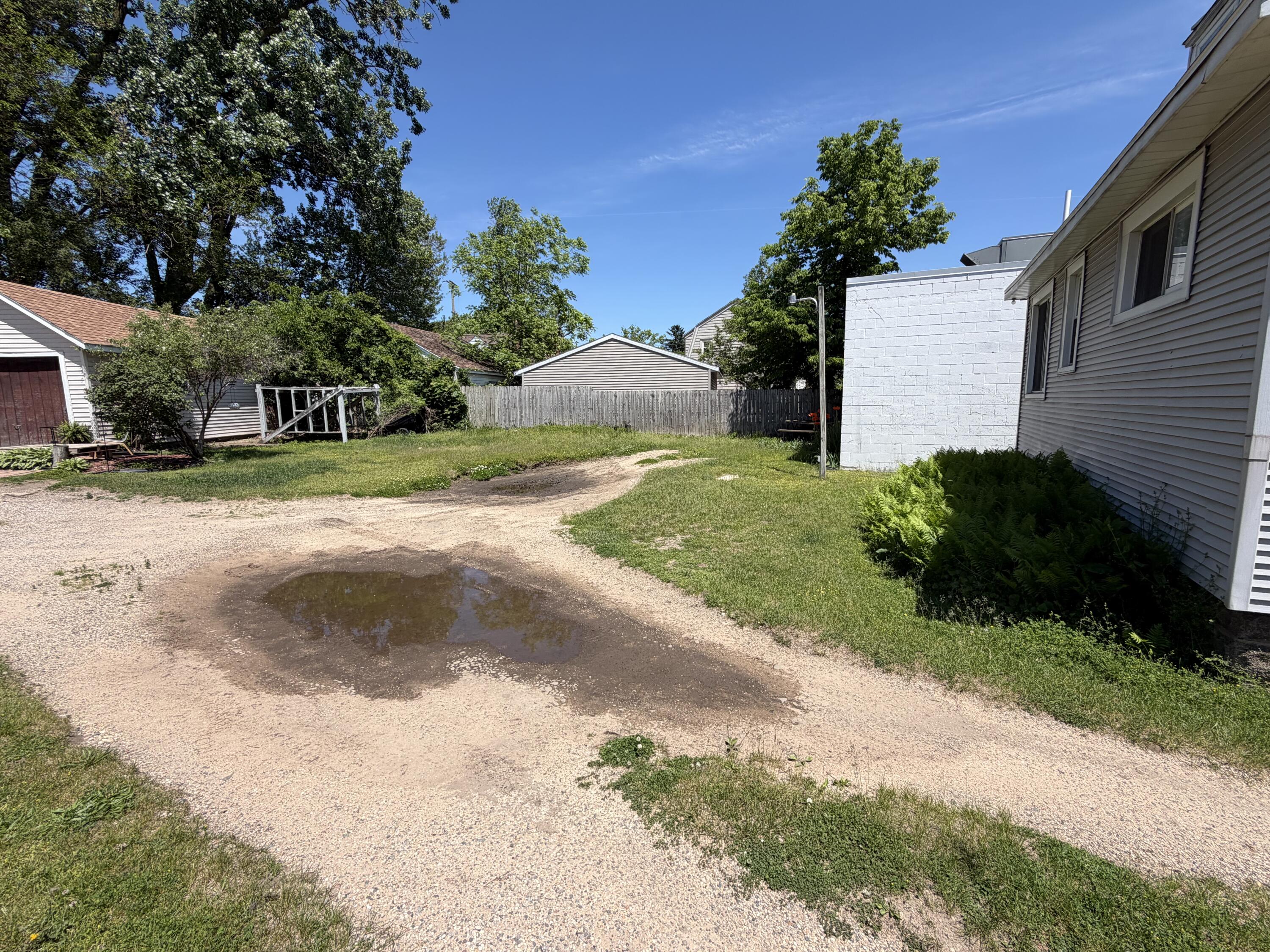 2147 Plainfield Avenue NE Grand Rapids MI 49505