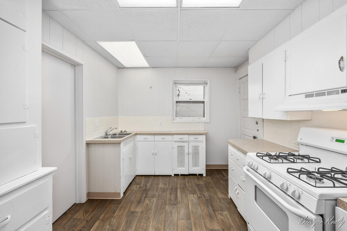 2147 Plainfield Avenue NE Grand Rapids MI 49505