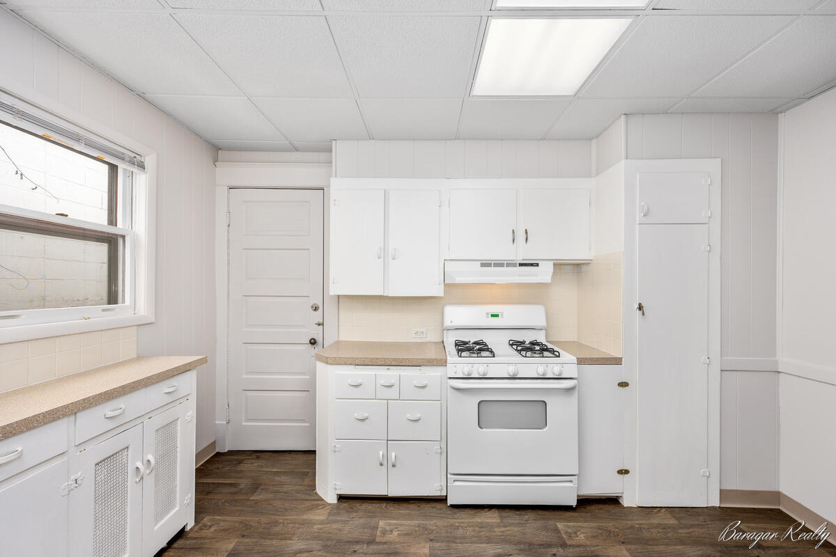 2147 Plainfield Avenue NE Grand Rapids MI 49505