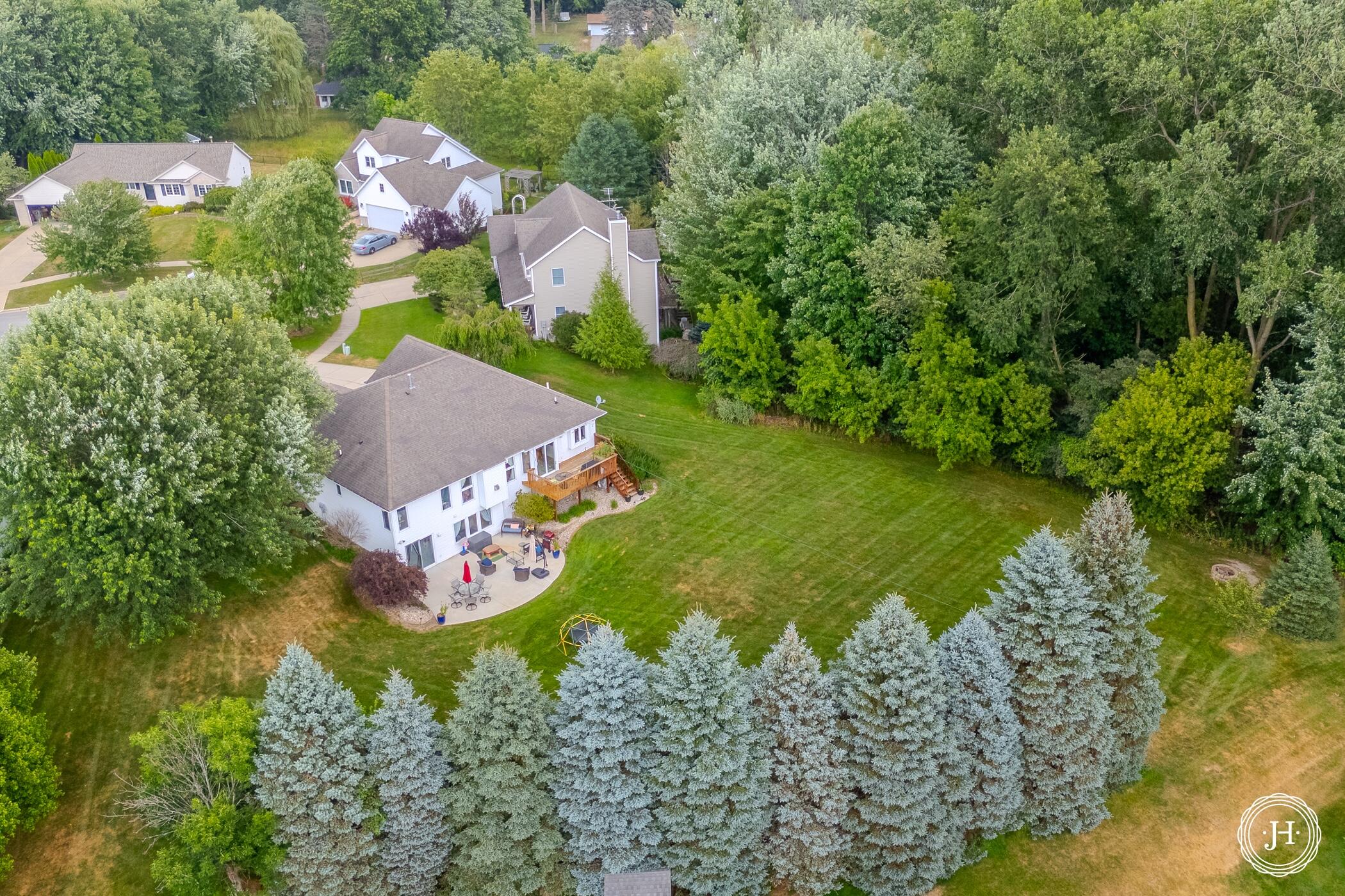 953 Sunset Hills Court NW Grand Rapids MI 49534