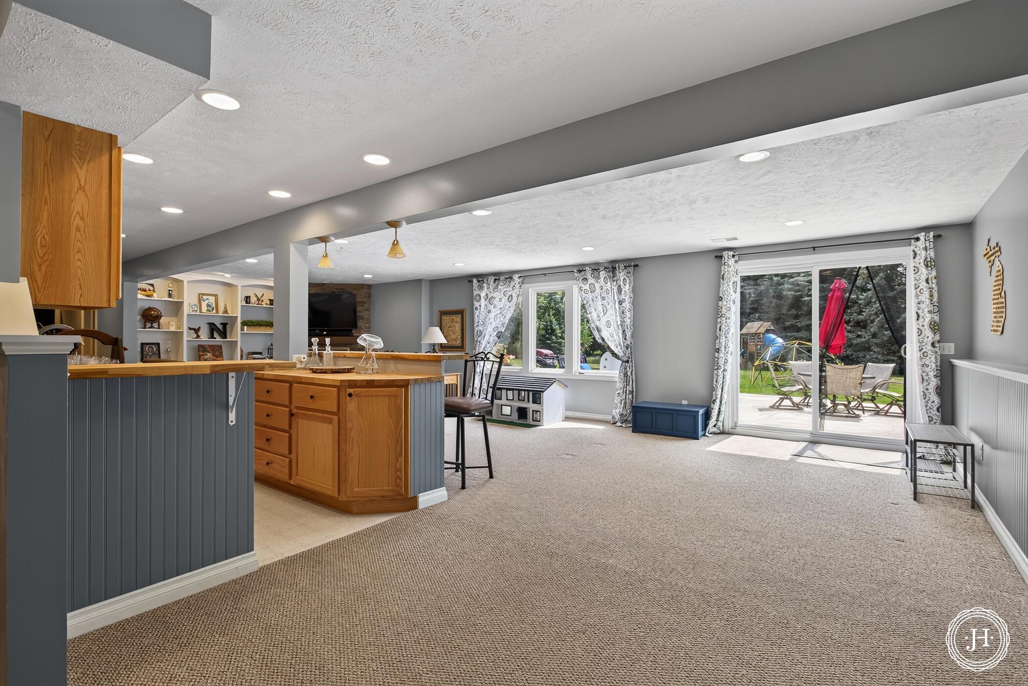 953 Sunset Hills Court NW Grand Rapids MI 49534