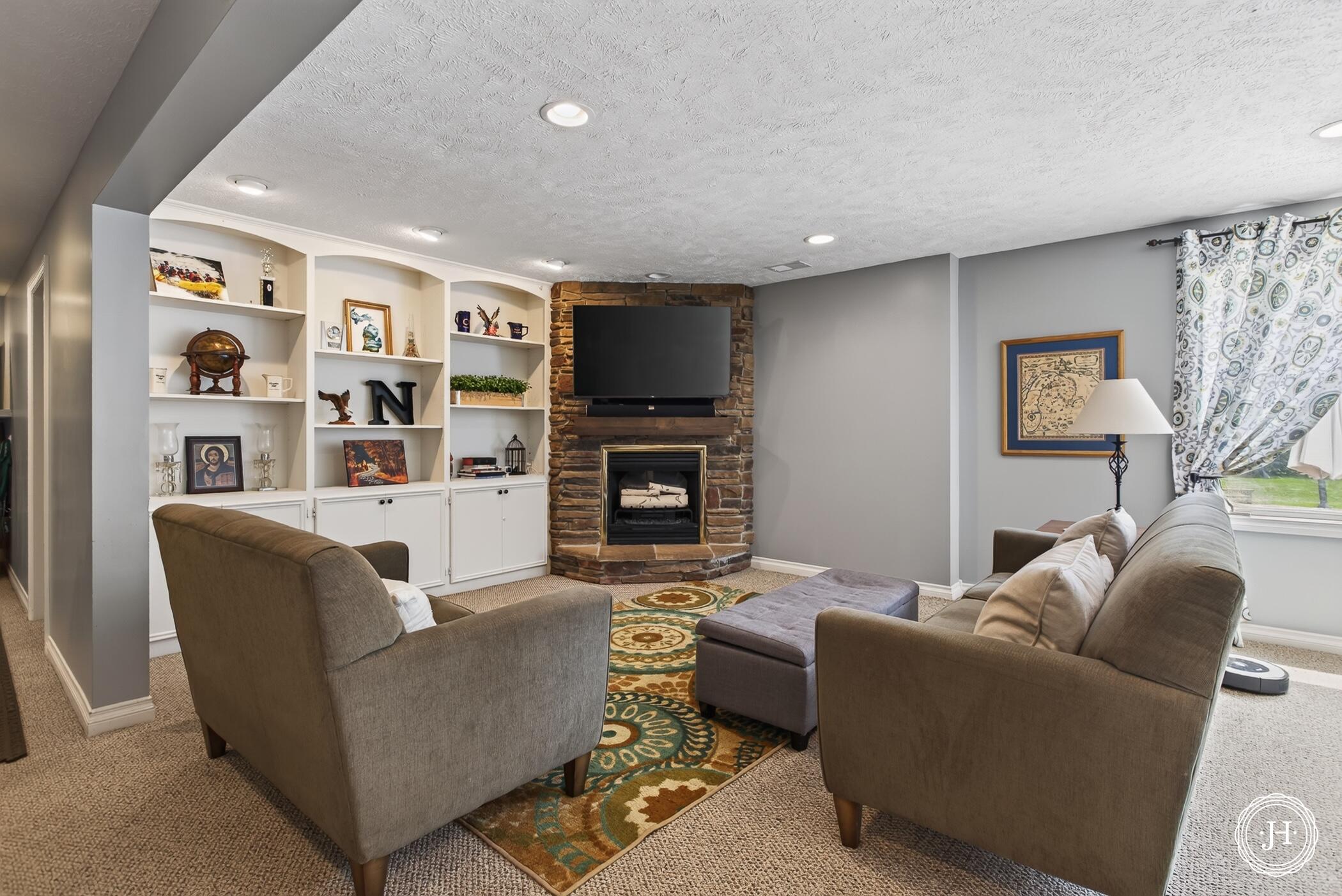 953 Sunset Hills Court NW Grand Rapids MI 49534