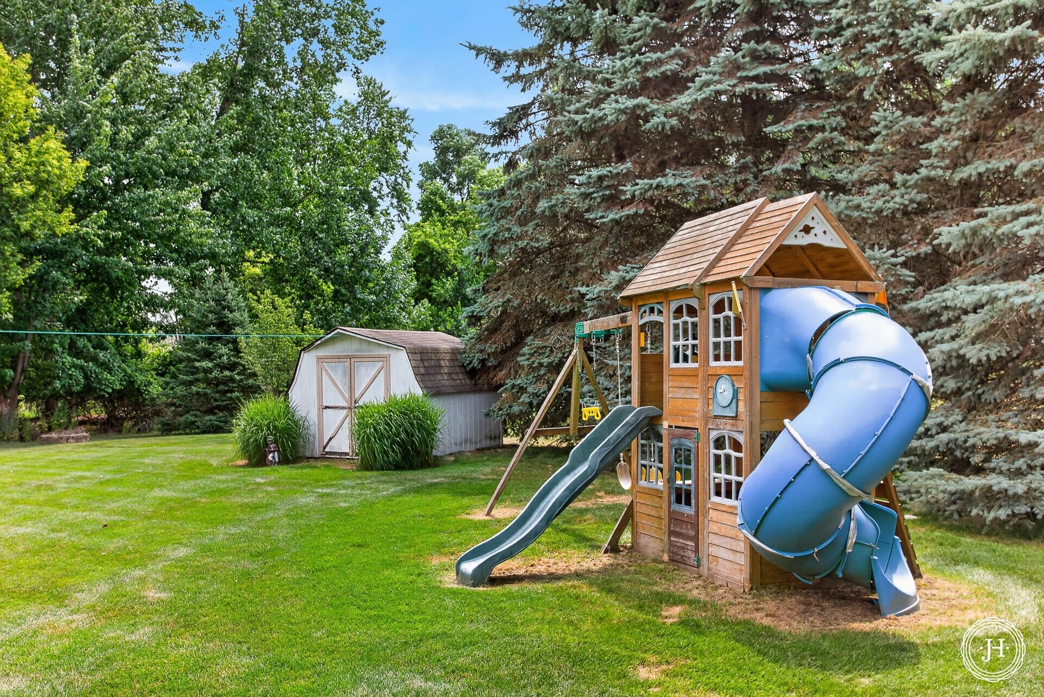 953 Sunset Hills Court NW Grand Rapids MI 49534