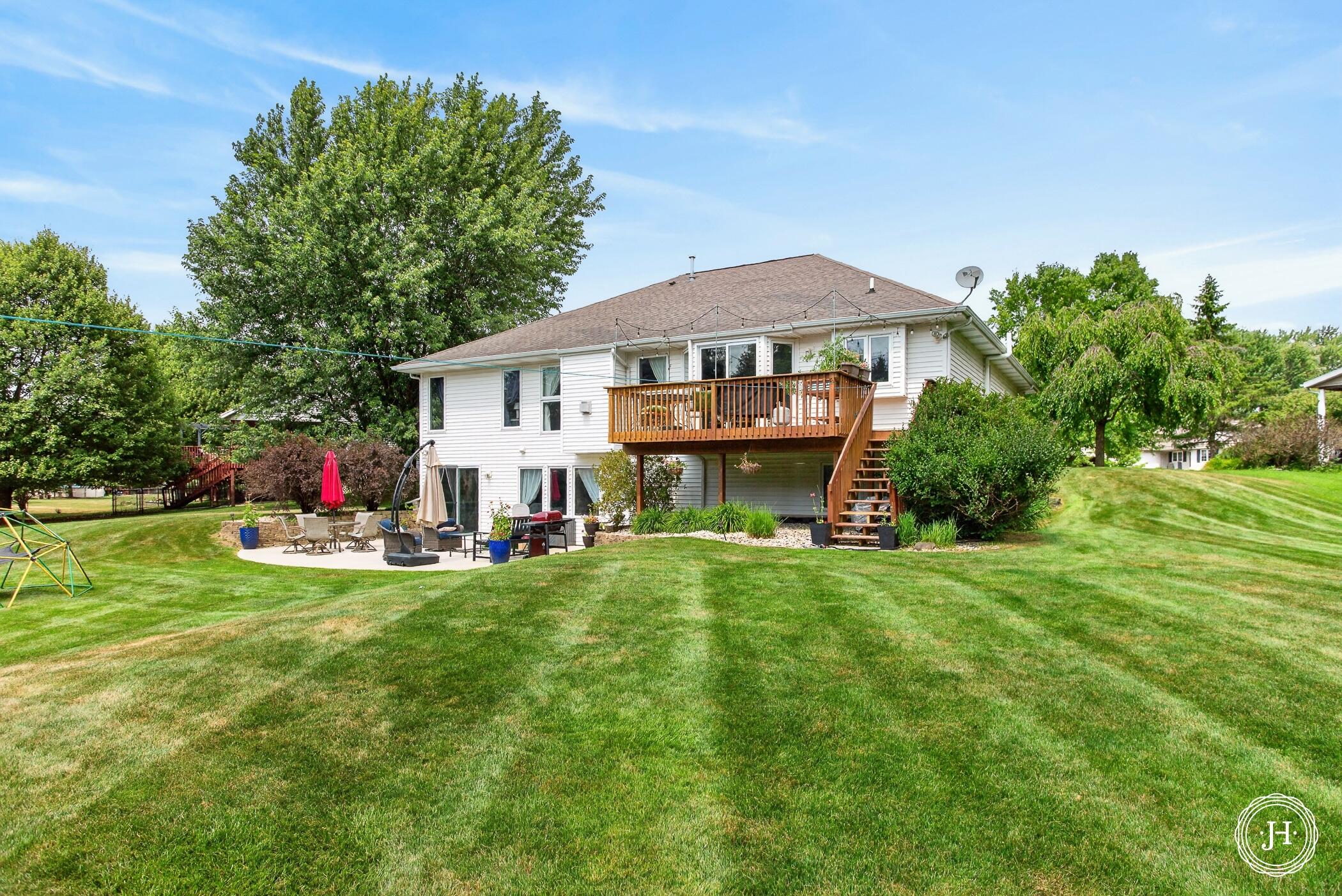 953 Sunset Hills Court NW Grand Rapids MI 49534