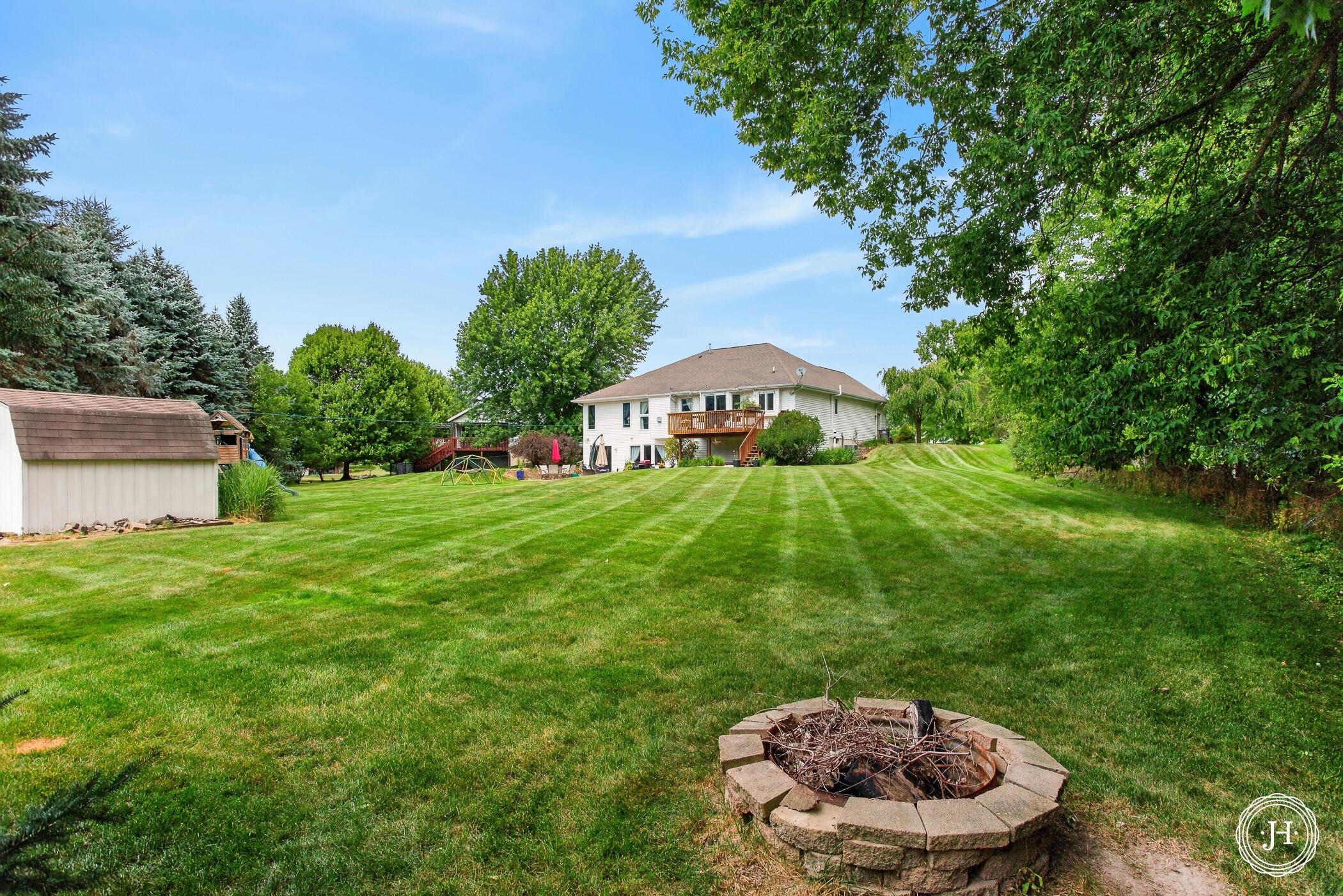 953 Sunset Hills Court NW Grand Rapids MI 49534