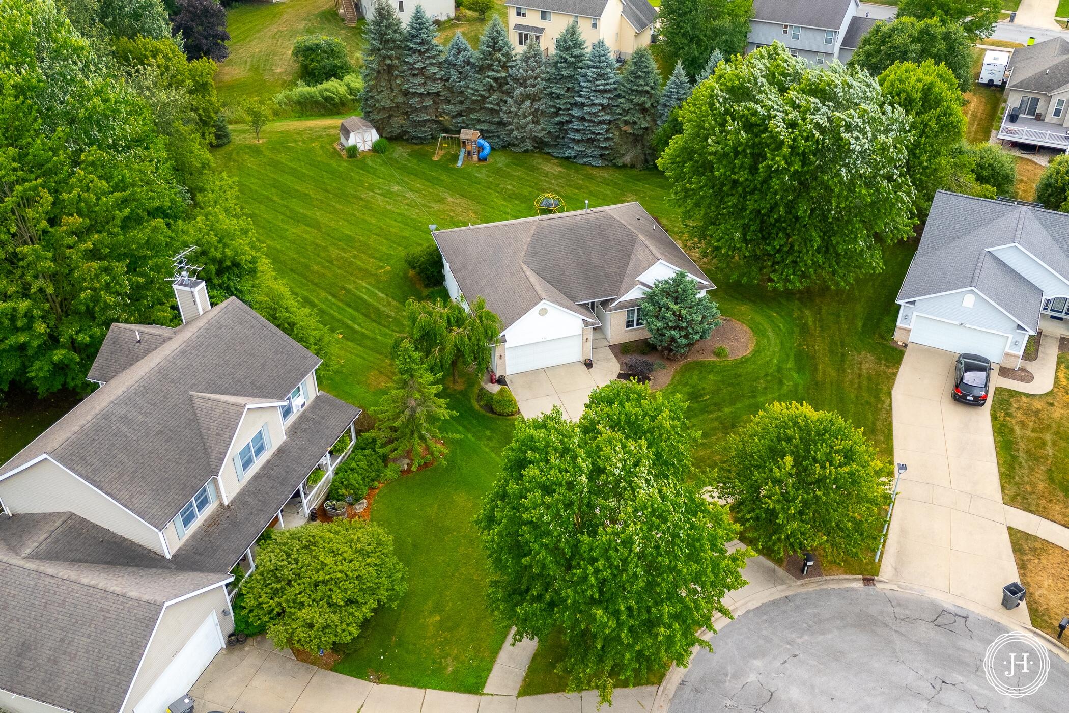 953 Sunset Hills Court NW Grand Rapids MI 49534